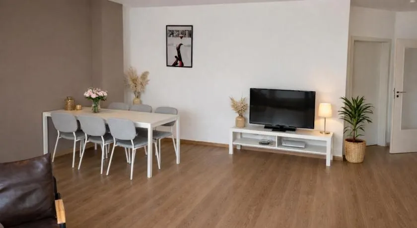 HomeBase Apartment Lauf - Image 1