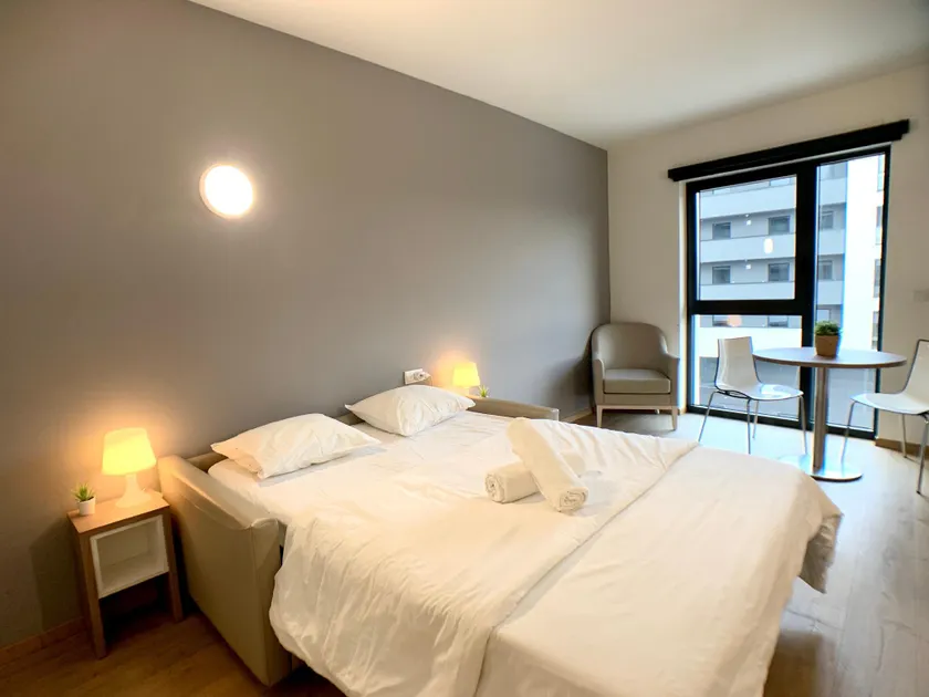 Modern Studio + Gym & Shopping Mall 5 Min Walk - Image 1