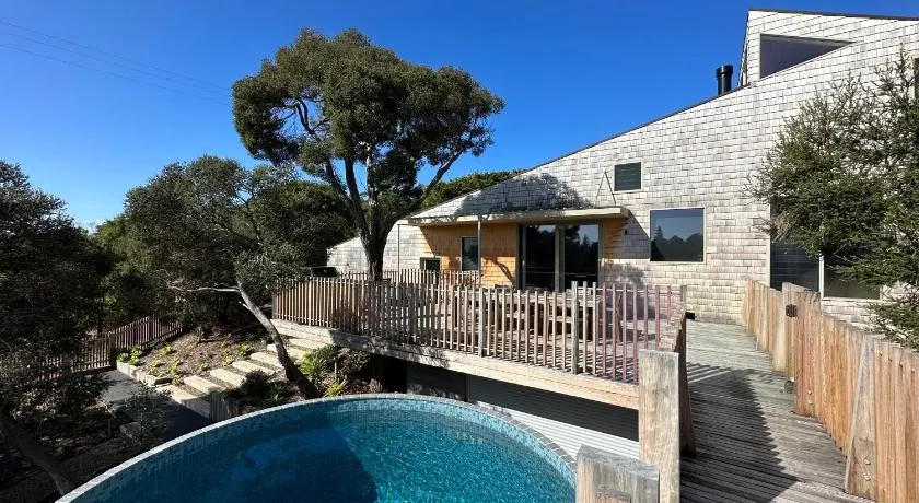 Casa vacacional con jardín, piscina privada y barbacoa | Vistas a la ciudad - Image 1