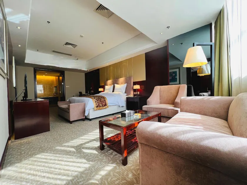 Soluxe Yishui Grand Hotel - Image 1