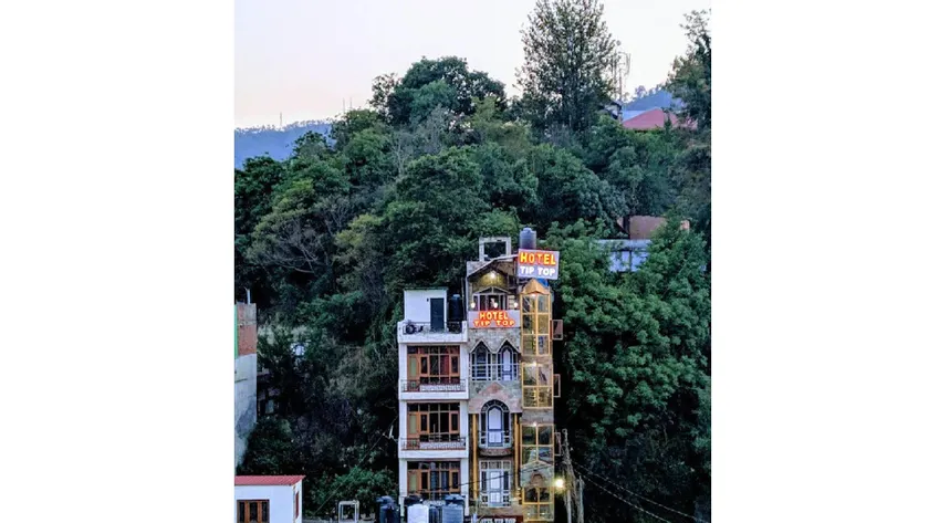 Hotel Tip Top - Image 1