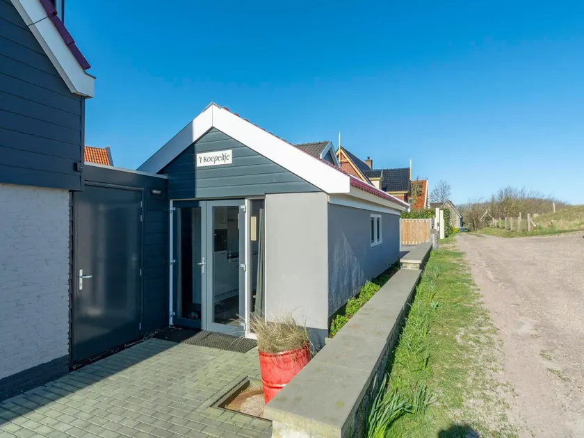 Beach house t Koepeltje near dunes - Image 1