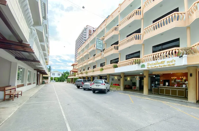 Paisiri Hotel - Image 1