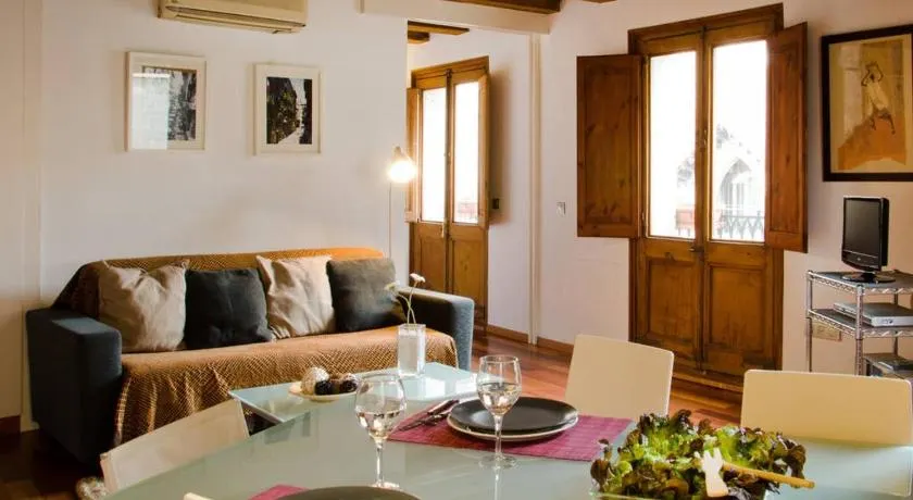 Ripoll Apartments - Image 1