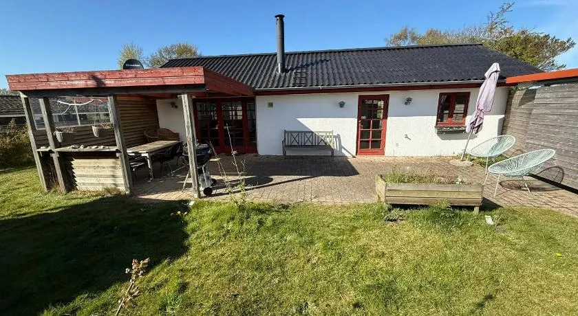 Holiday Home Exuding Coziness And Comfort - Image 1