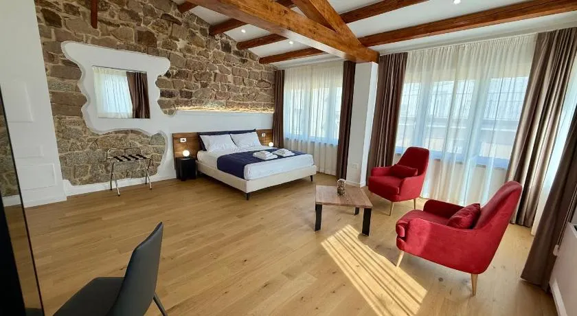 Exoria Luxury Rooms & SPA - Image 1