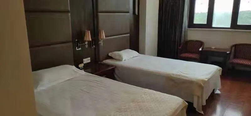 Xiangrui Hotel - Image 1