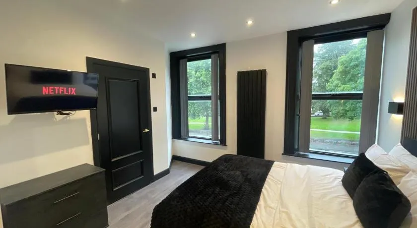 3M Luxury Living - Image 1