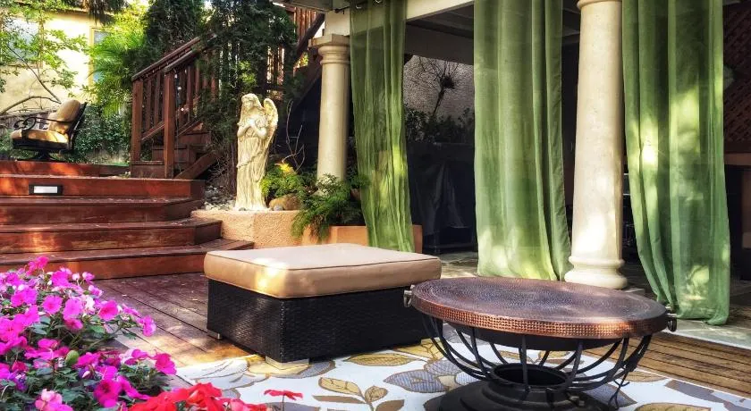 Little Paradise with Sauna Garden near Downtown - Image 1