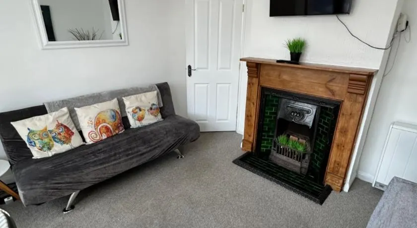 1st Floor Flat in Mews - Image 1