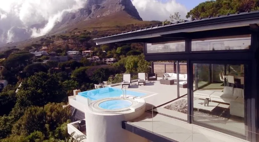 129 on Kloof Nek Apartments - Image 1