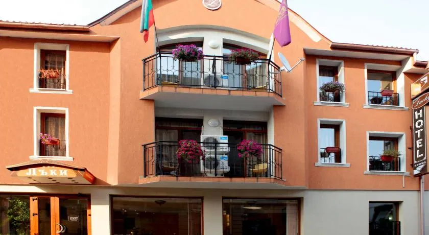 Lucky Hotel - Image 1