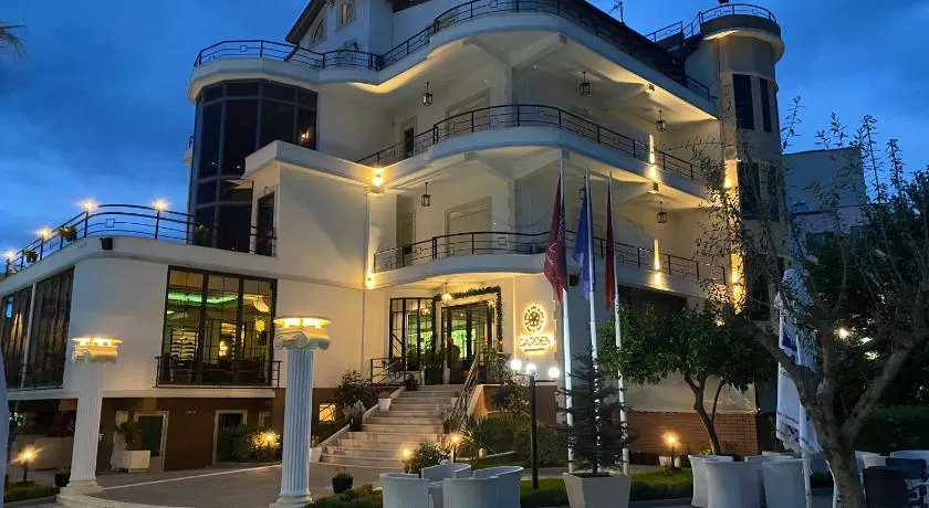 Garden Boutique Hotel - Image 1