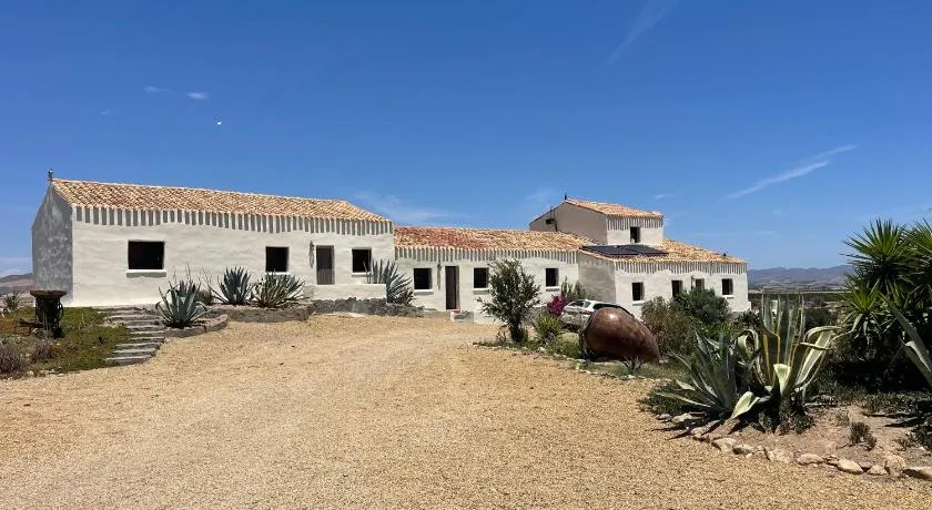 MiLuna Oasis Suites - Image 1