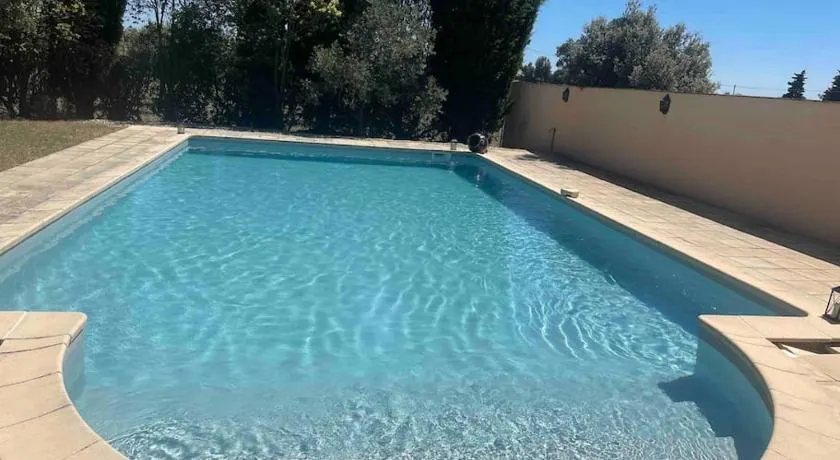 Maison 70m2 privatisée Provence avec piscine & jardin - Image 1