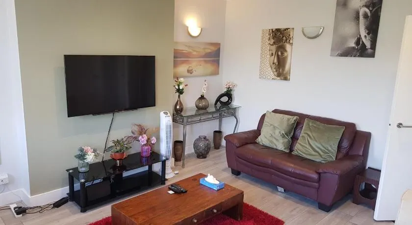 Parkview Apartment - Image 1