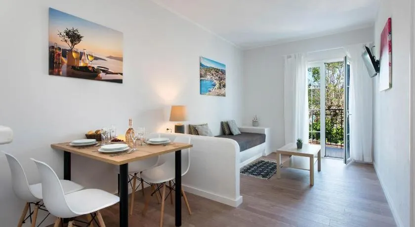Balaris Apartments - Image 1