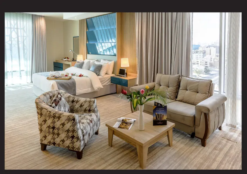 Al Mansour Suites Hotel - Image 1