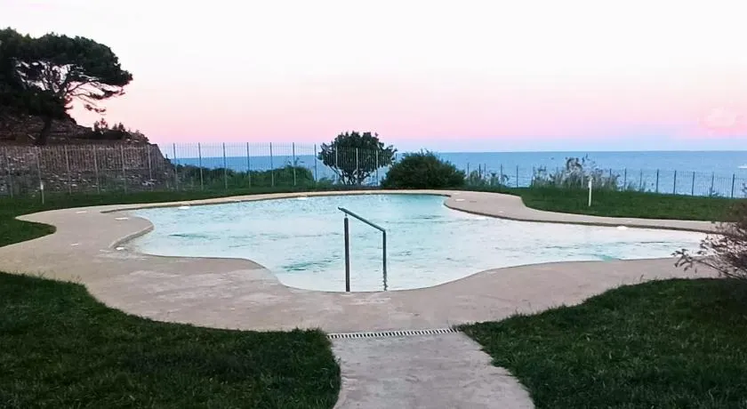 Incanto sul mare con enorme terrazza e piscina - Image 1