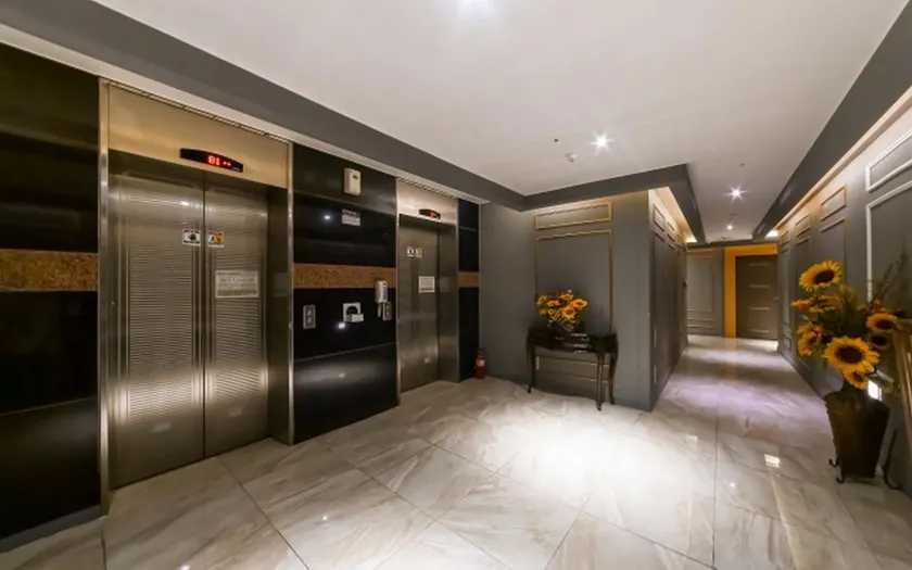 Changwon Sangnamdong The View Hotel - Image 1