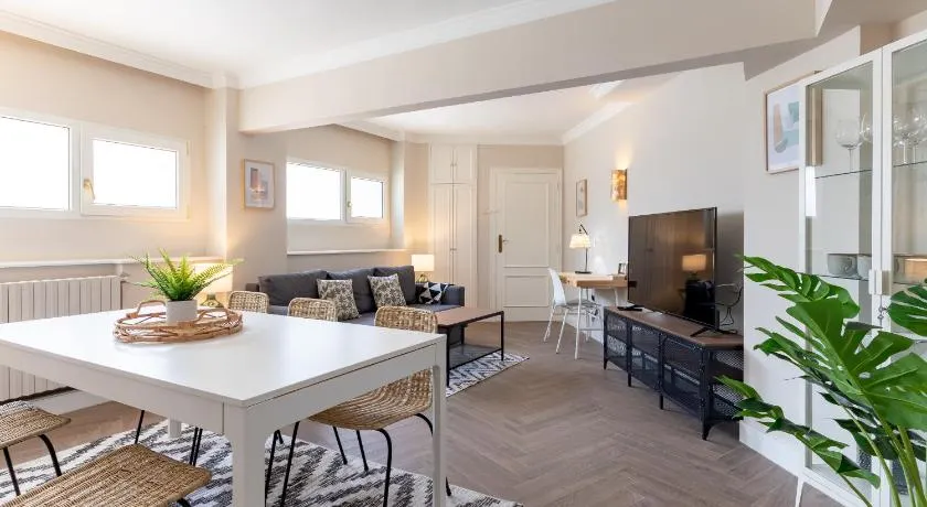 Apt in Neguri, 5 min from the beach & metro - Image 1