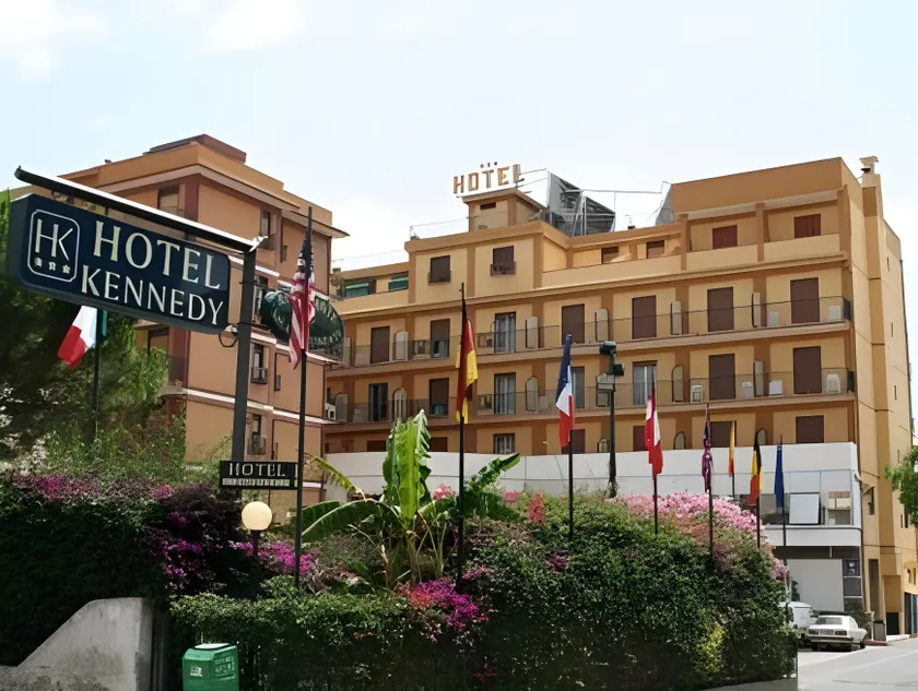 Hotel Kennedy - Image 1