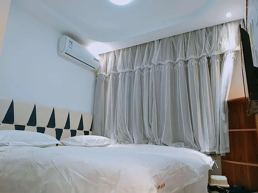 Tiantian Express Hotel - Image 1
