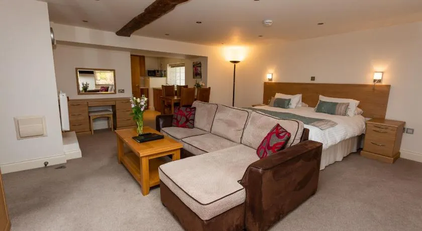 Porthole Suites - Image 1