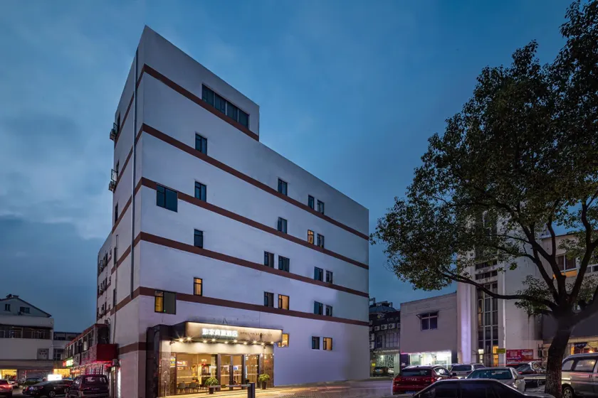 Home Inn Selected Suzhou Shengze Oriental Textile City - Image 1