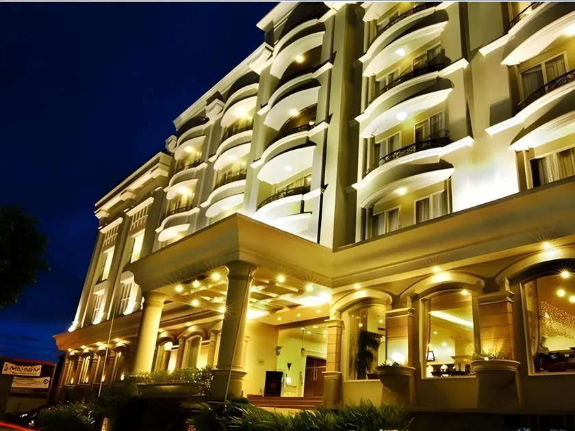 M - Regency Hotel - Image 1