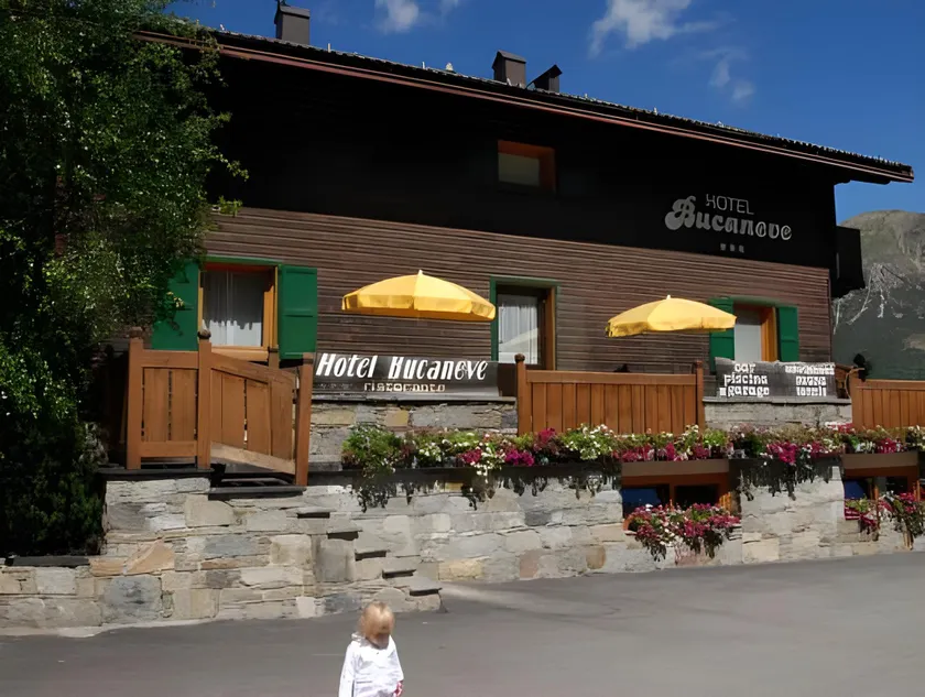 Hotel Bucaneve - Image 1