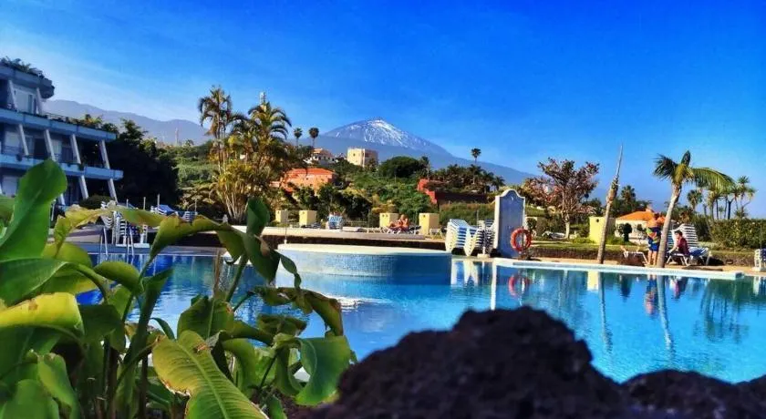 Apartamento de lujo con piscina y vistas panorámic - Image 1