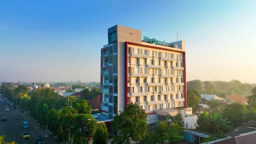Metland Hotel Cirebon - Image 1