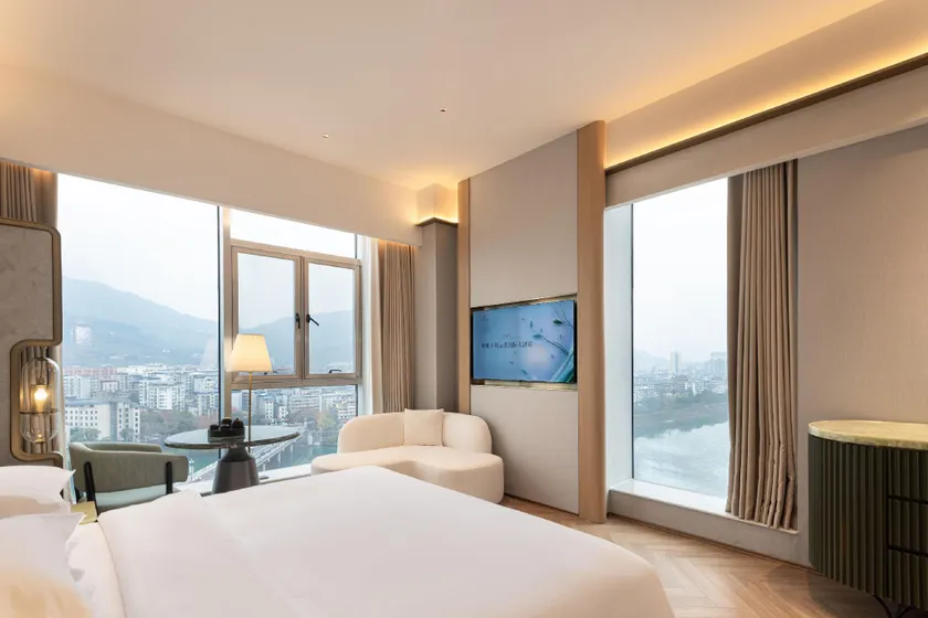 YUNZHU INTERNATIONAL HOTEL - Image 1
