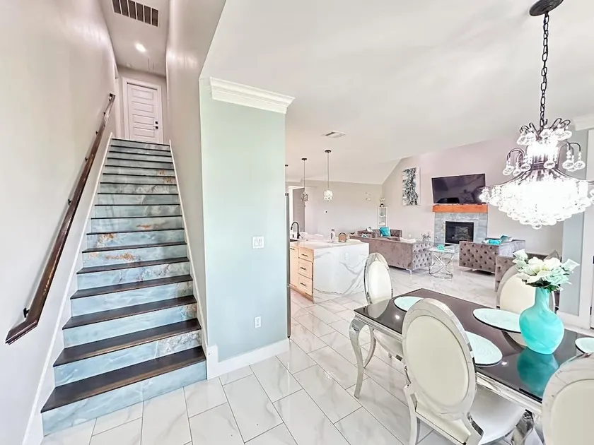 5 bedroom house near COTA AUS - Image 1