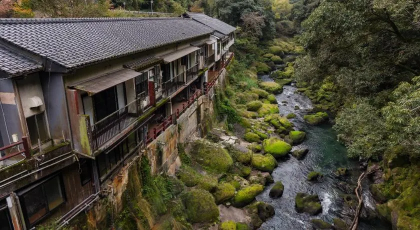 天然温泉旅館 繁花荘せせらぎ - Image 1
