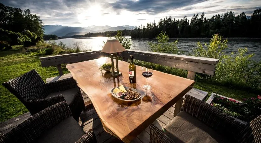 Skeena River House Bed & Breakfast - Image 1