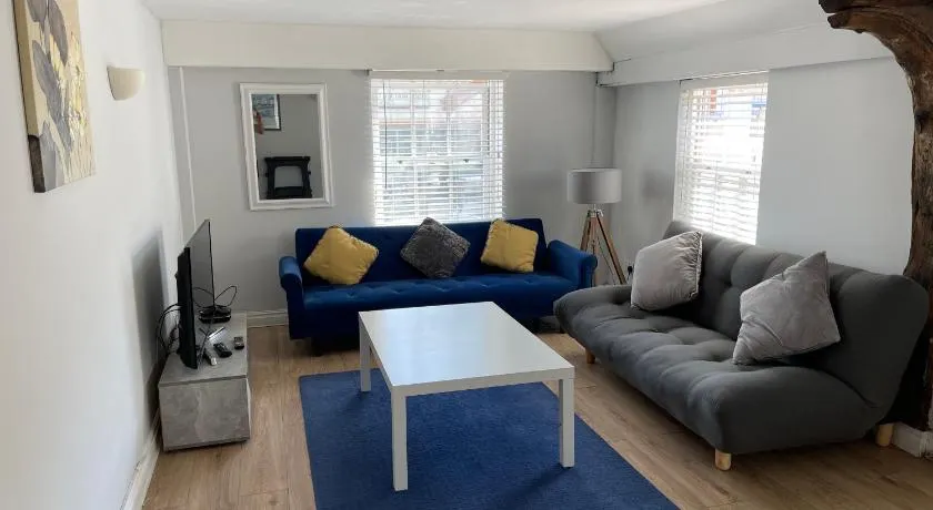 Colchester Town Duplex Apartment - Image 1