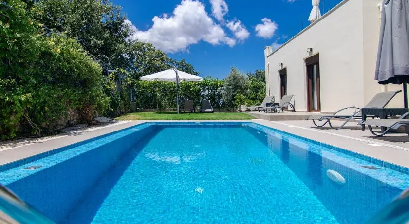 Margo villa - Image 1