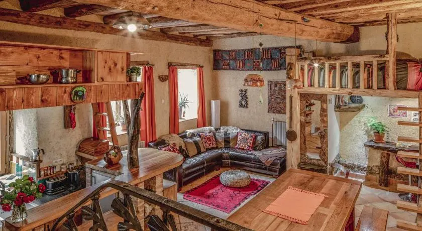 The Dragon Barn - Studio - Image 1