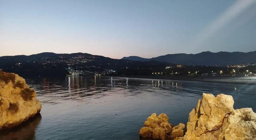 Studio au calme avec vue sur mer - Image 1