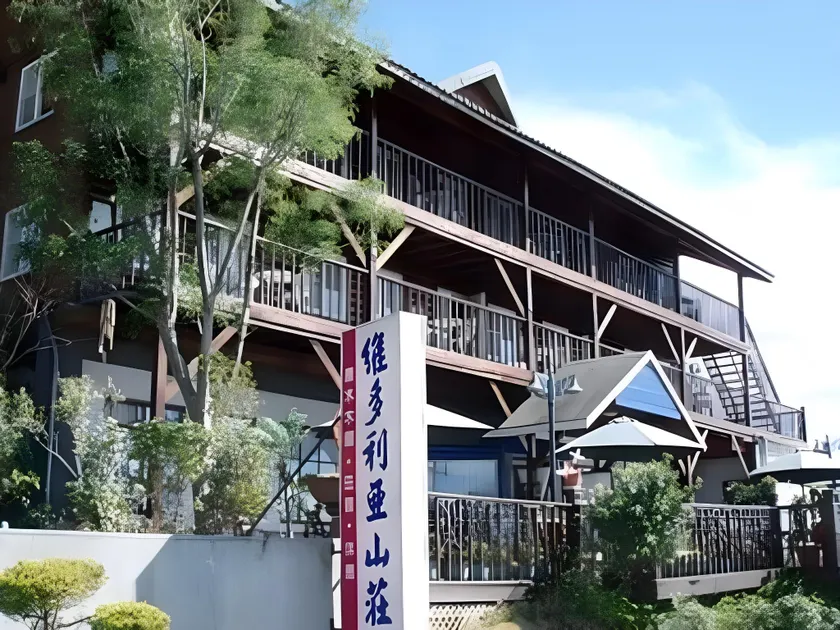 Victoria Peak Garden Suburb - Image 1