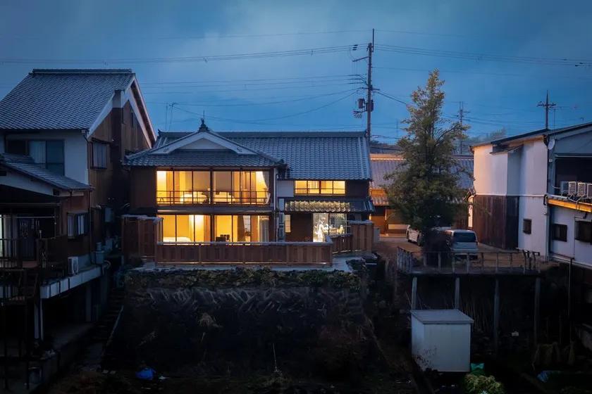 最大3名の個室を貸切利用。専用シャワー・トイレ。共用リビング。 - Image 1