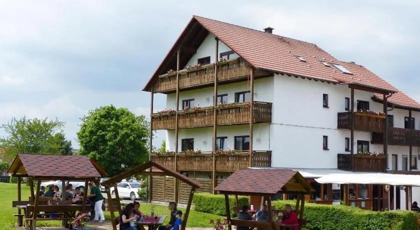 Grüner Baum - Image 1