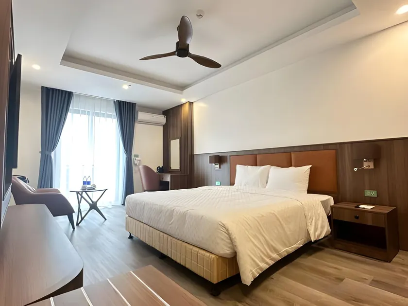 ATOUR Phoenix Hotel - Image 1