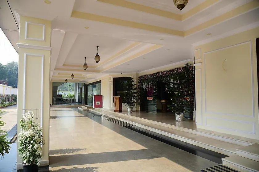 Hotel Bishnu Palace Jharsuguda - Image 1