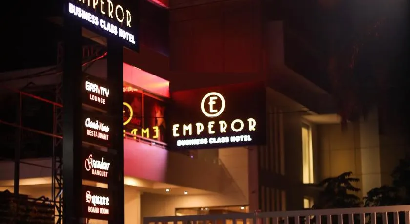 Hotel Emperor - Image 1
