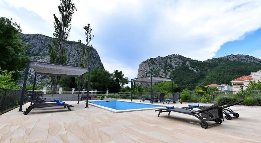 Villa Sophia with private swimming pool near the beach! - Image 1