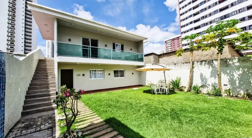 Casa moderna com jardim privativo - Image 1