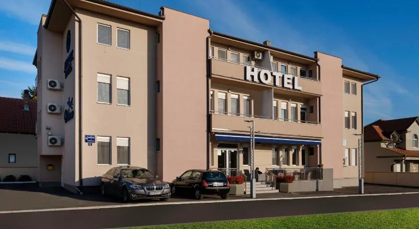 Airport Hotel Garni - Image 1